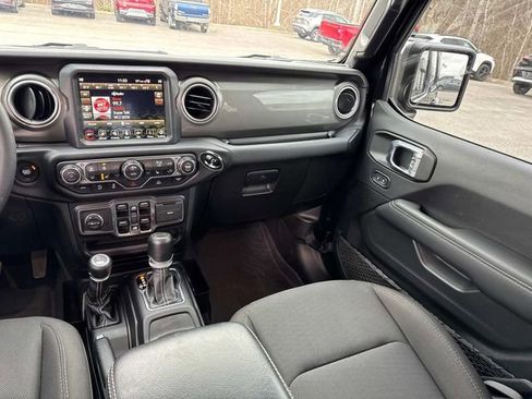 Used 2023 Jeep Wrangler Sahara w/ Cold Weather Group image 18