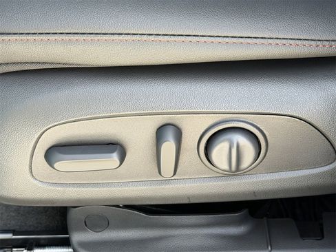 New 2026 Chevrolet Trax RS w/ Driver Confidence Package image 23