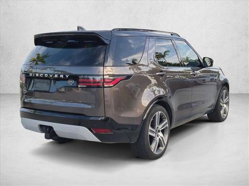 Used 2023 Land Rover Discovery Metropolitan Edition AWD/4WD image 5