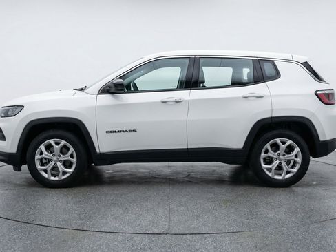 Used 2025 Jeep Compass Latitude image 5