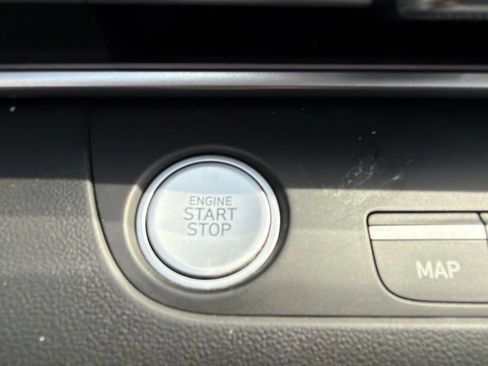Used 2025 Hyundai Elantra SEL FWD image 31
