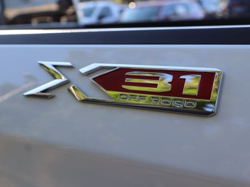 Used 2025 GMC Sierra 1500 SLT w/ SLT Premium Plus Package AWD/4WD image 48