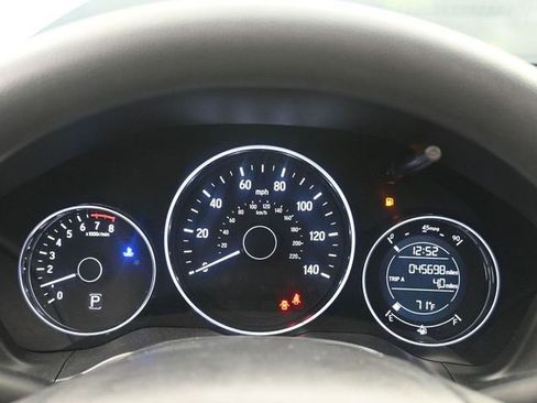 Used 2022 Honda HR-V LX image 9