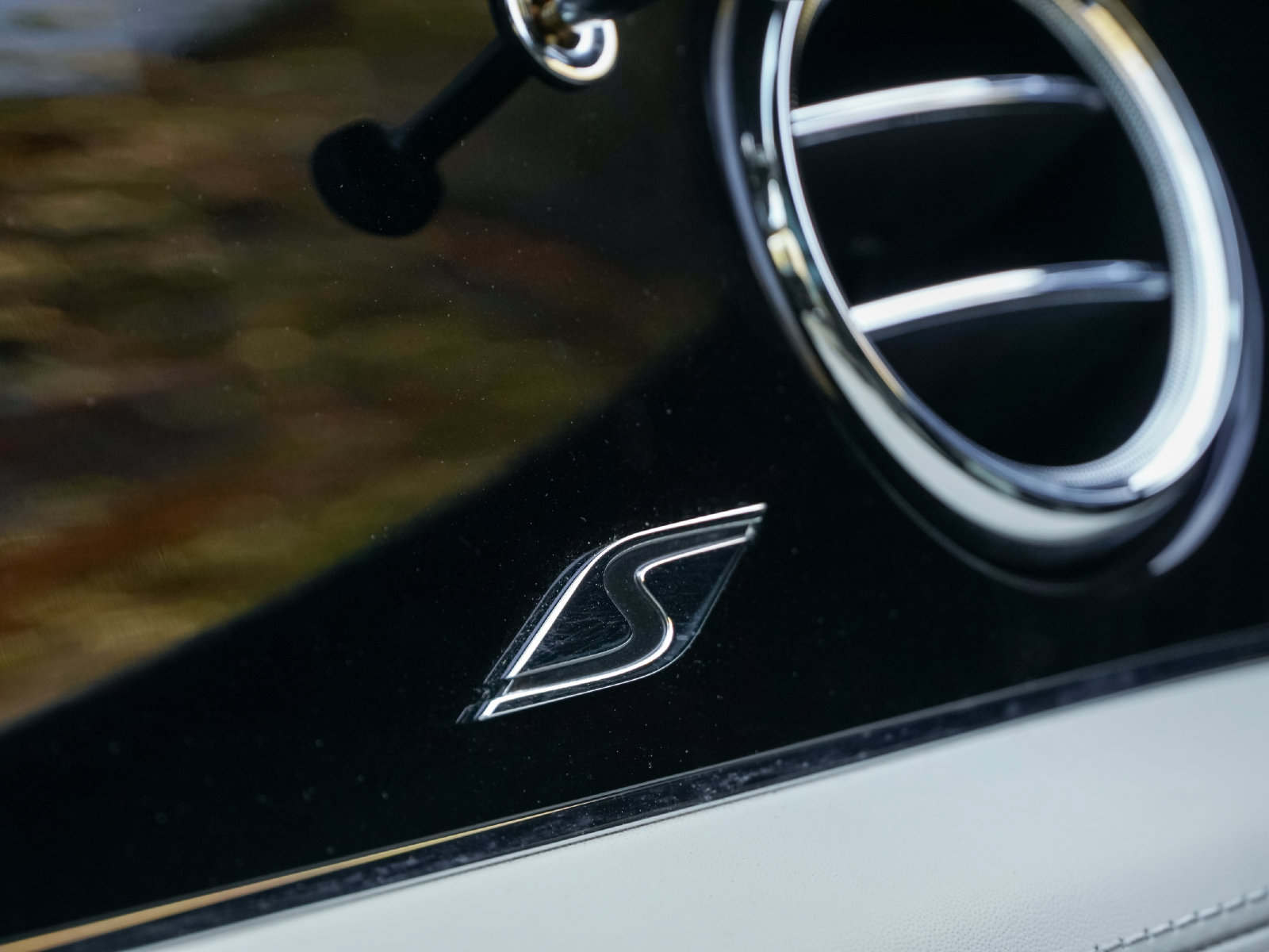 Certified 2023 Bentley Bentayga AWD/4WD image 18