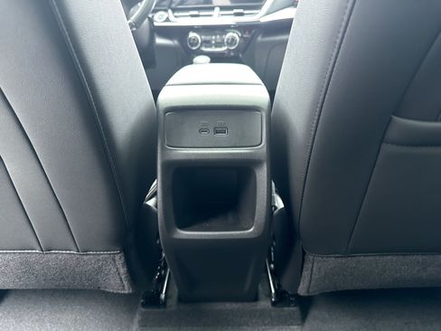 Used 2025 Chevrolet Trax RS w/ Sunroof Package FWD image 20