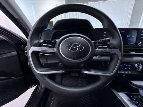 Used 2023 Hyundai Elantra SEL image 7