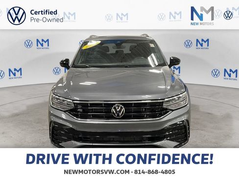 Used 2024 Volkswagen Tiguan SE R-Line AWD/4WD image 8