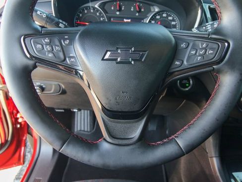 Used 2023 Chevrolet Equinox RS FWD image 17