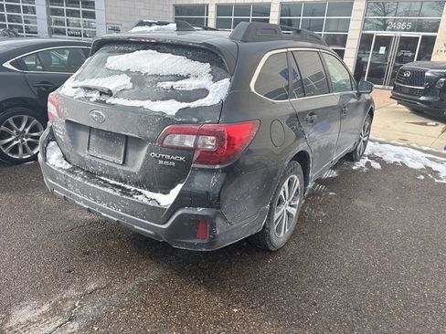 Used 2019 Subaru Outback 3.6R Limited image 5