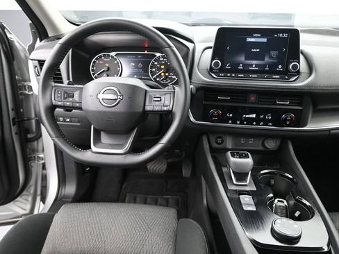 Used 2025 Nissan Rogue SV AWD/4WD image 11