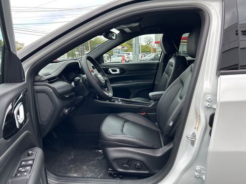 New 2026 Jeep Compass Limited image 9