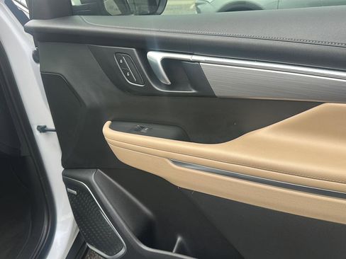 Used 2025 Buick Enclave Preferred w/ Power Package image 8