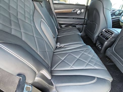 Certified 2025 Genesis GV80 3.5T Prestige AWD/4WD image 17