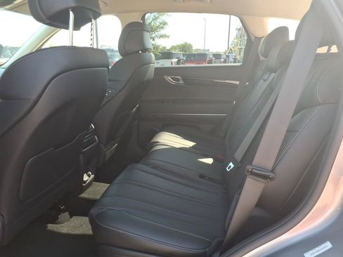 Used 2025 Genesis GV80 2.5T Standard AWD/4WD image 13