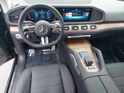 New 2025 Mercedes-Benz GLS 450 4MATIC image 18