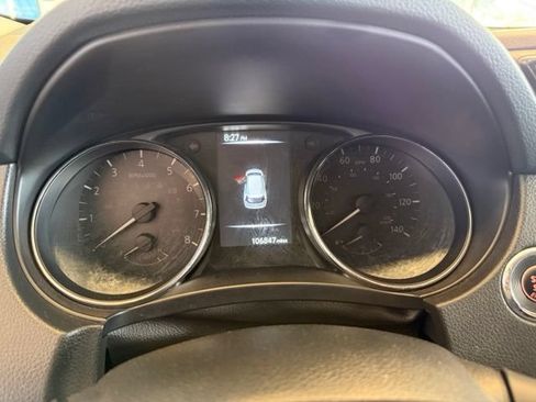 Used 2017 Nissan Rogue SV FWD image 13