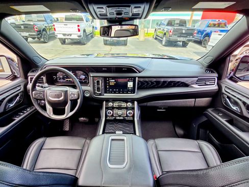 Used 2023 GMC Yukon XL Denali w/ Max Trailering Package image 2