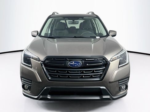 Used 2024 Subaru Forester Premium AWD/4WD image 2