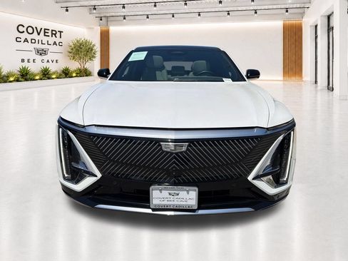 Used 2024 Cadillac Lyriq Luxury AWD/4WD image 3