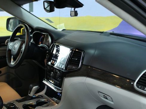 Used 2021 Jeep Grand Cherokee Summit image 12
