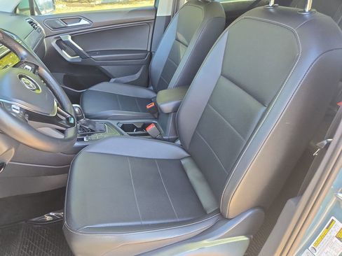 Used 2019 Volkswagen Tiguan SE FWD image 14