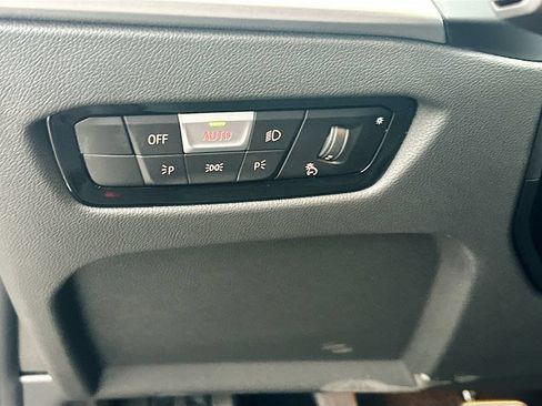 Used 2026 BMW M2 w/ Lighting Package RWD image 10