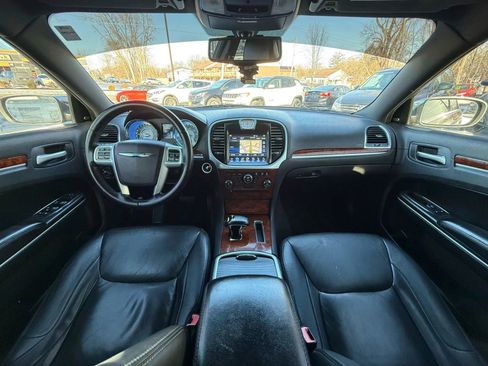 Used 2012 Chrysler 300 Limited image 25