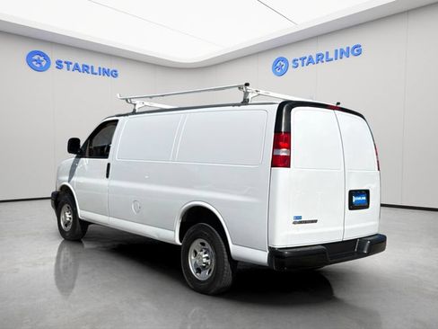 Used 2023 Chevrolet Express 2500 w/ Driver Convenience Package RWD image 5