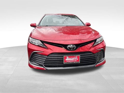 Used 2024 Toyota Camry LE image 4