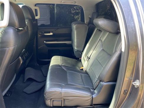 Used 2018 Toyota Tundra SR5 image 9