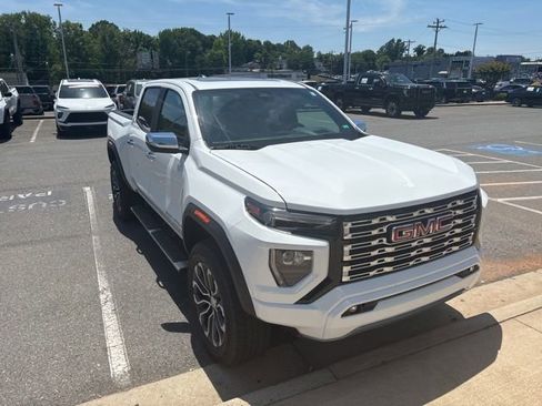 Used 2023 GMC Canyon Denali AWD/4WD image 1