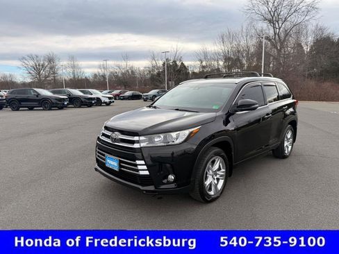 Used 2017 Toyota Highlander Limited image 2