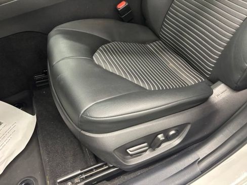 Used 2022 Toyota Camry SE FWD image 15