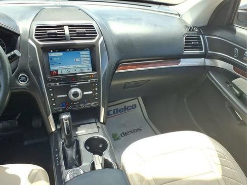 Used 2018 Ford Explorer Platinum AWD/4WD image 14