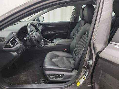 Used 2023 Toyota Camry SE image 12