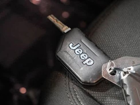 Used 2019 Jeep Wrangler Unlimited Sport image 22