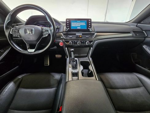 Used 2018 Honda Accord Sport image 9
