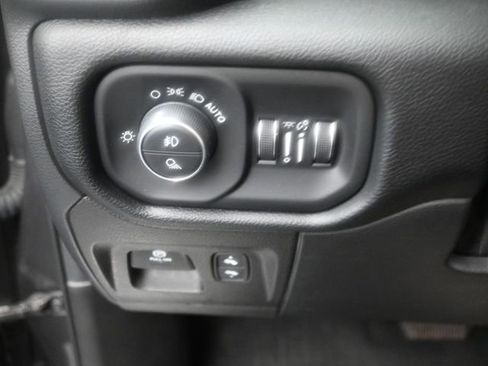 Used 2022 RAM 1500 Laramie image 17