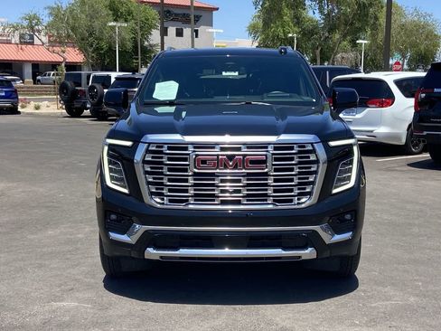 Used 2025 GMC Yukon Denali AWD/4WD image 3