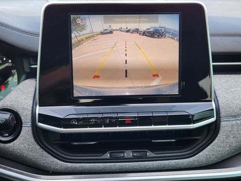 New 2025 Jeep Compass Latitude image 17