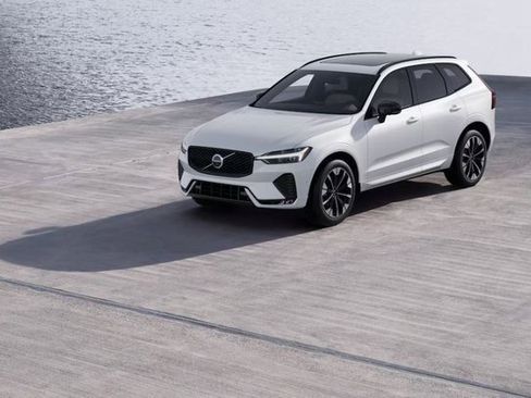 New 2026 Volvo XC60 B5 Plus w/ Protection Package Premier image 9