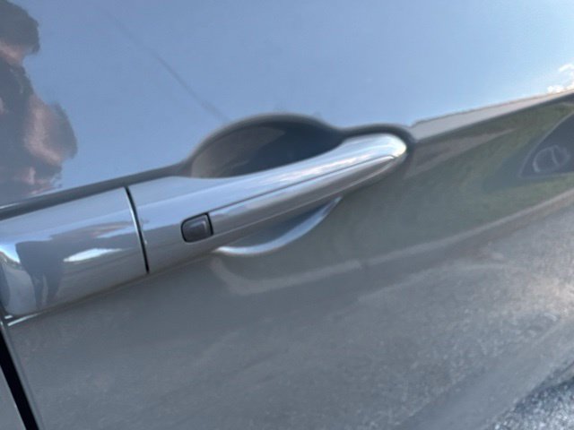 Used 2023 Chrysler Pacifica Touring-L FWD image 45