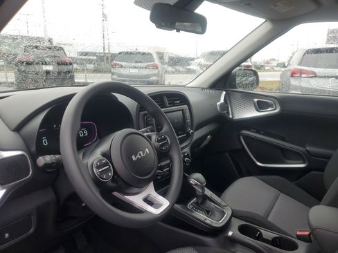 New 2025 Kia Soul LX image 18