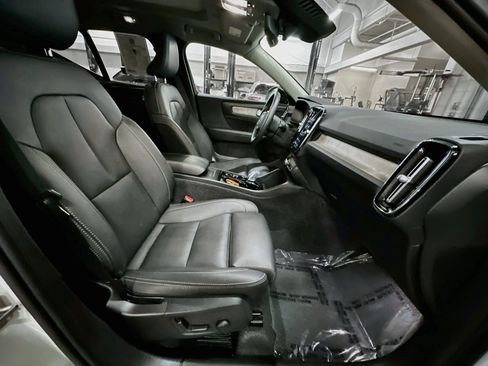 Used 2026 Volvo XC40 B5 Plus AWD/4WD image 34
