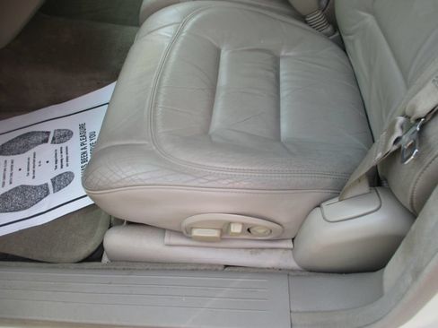 Used 2002 Cadillac De Ville w/ Comfort/Convenience Pkg FWD image 11