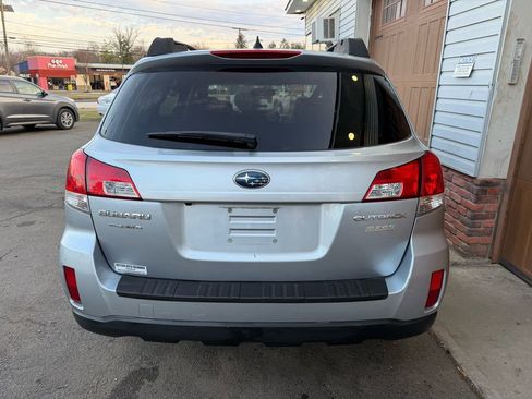 Used 2013 Subaru Outback 2.5i Limited image 4