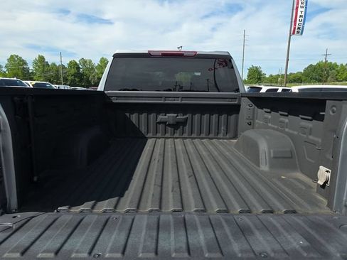 Used 2023 Chevrolet Silverado 1500 LT AWD/4WD image 13