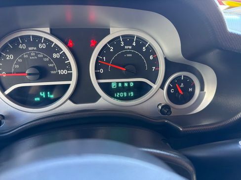 Used 2010 Jeep Wrangler Unlimited Sport AWD/4WD image 16
