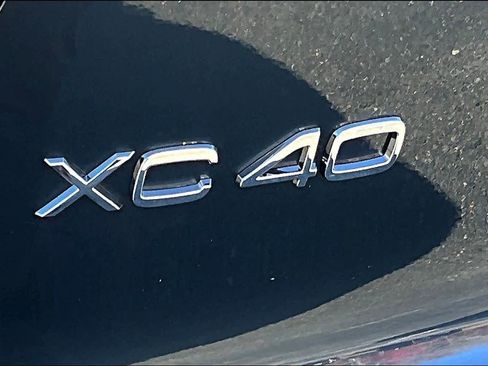 New 2026 Volvo XC40 B5 Ultra w/ Protection Package Premier image 6