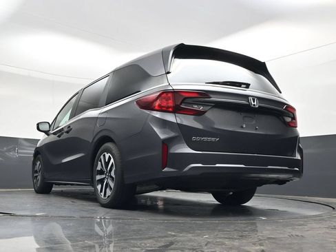 Used 2025 Honda Odyssey EX-L image 42